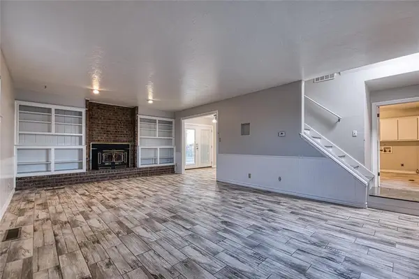 1118 Camelot Drive, Clinton, OK 73601