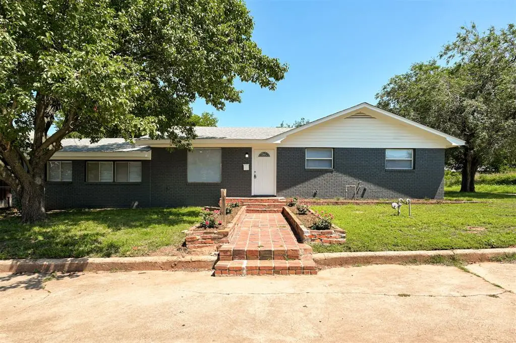 420 E 12th Street, Chandler, OK 74834 - #1