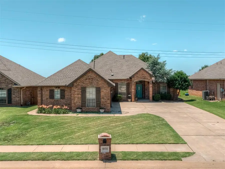 1850 Long Trail, Edmond, OK 73012 - #2