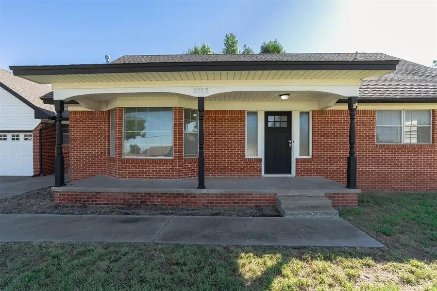 2912 N Santa Fe Avenue, Moore, OK 73160 - #2