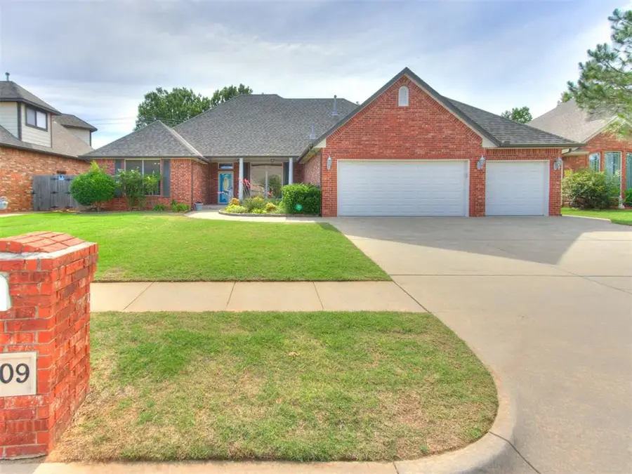 2109 Stony Brook Lane, Yukon, OK 73099 - #2