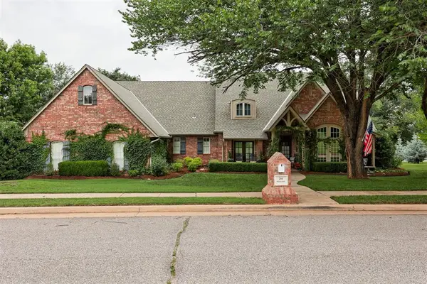 201 Hollowdale Circle, Edmond, OK 73003
