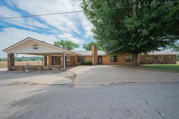407 S Third Street, Binger, OK 73009