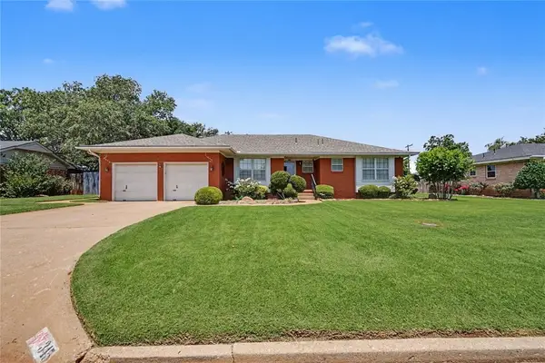 345 Lakeside Drive, Altus, OK 73521