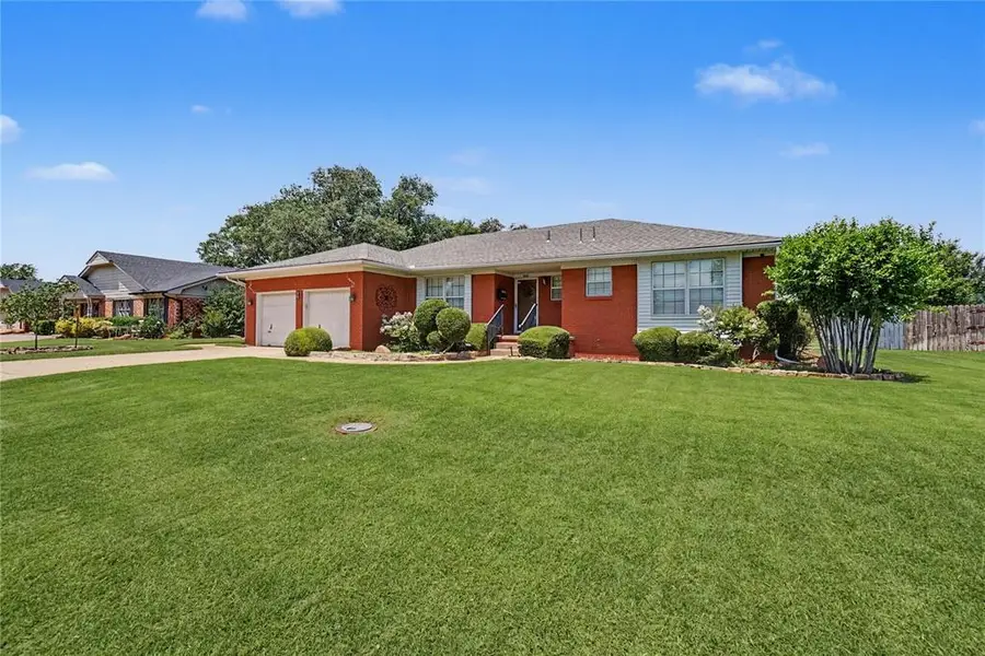 345 Lakeside Drive, Altus, OK 73521 - #3