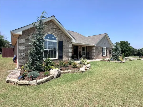 9677 Fawn Trail, Shawnee, OK 74804