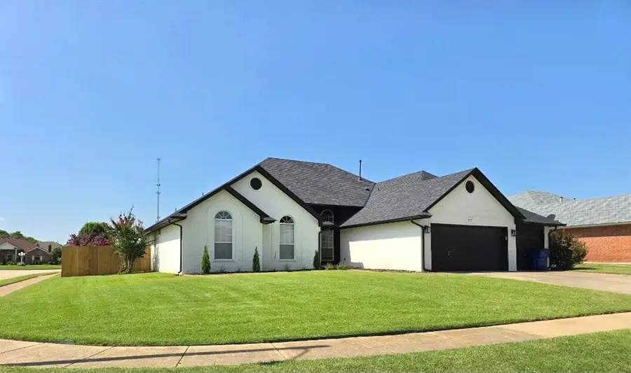 1520 W Agate Way, Mustang, OK 73064 - #2