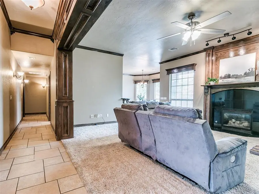 245 E Mobile Terrace, Mustang, OK 73064 - #3