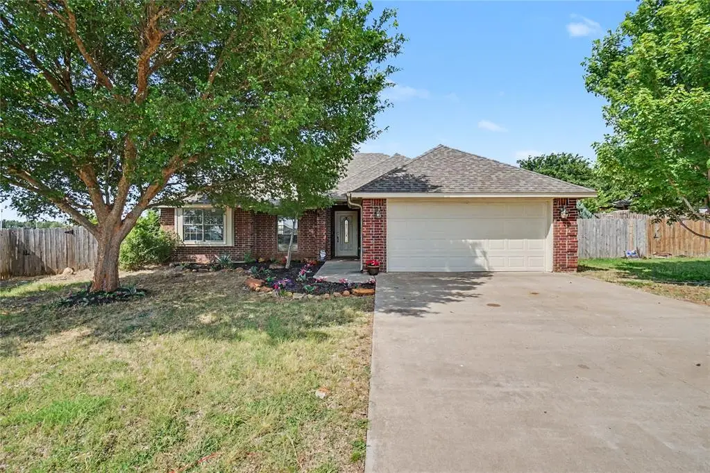216 NW Cherry Avenue, Cache, OK 73527 - #1