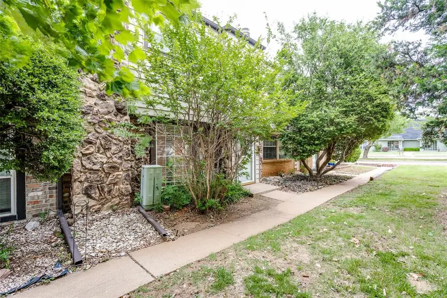 3321 Rock Creek Way, Oklahoma City, OK 73120 - #3