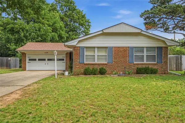 1529 Oakwood Drive, Norman, OK 73069