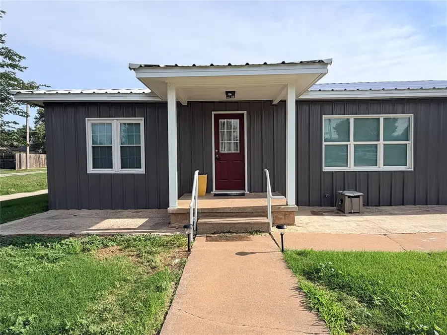 711 E Walnut Street, Fairview, OK 73737 - #2