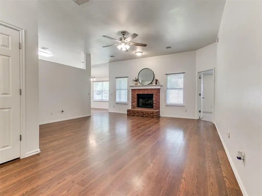 629 NW 19th Street, Moore, OK 73160 - #3
