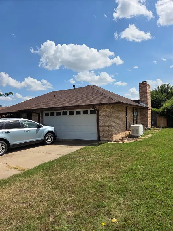 6208 NW Chestnut Lane, Lawton, OK 73505
