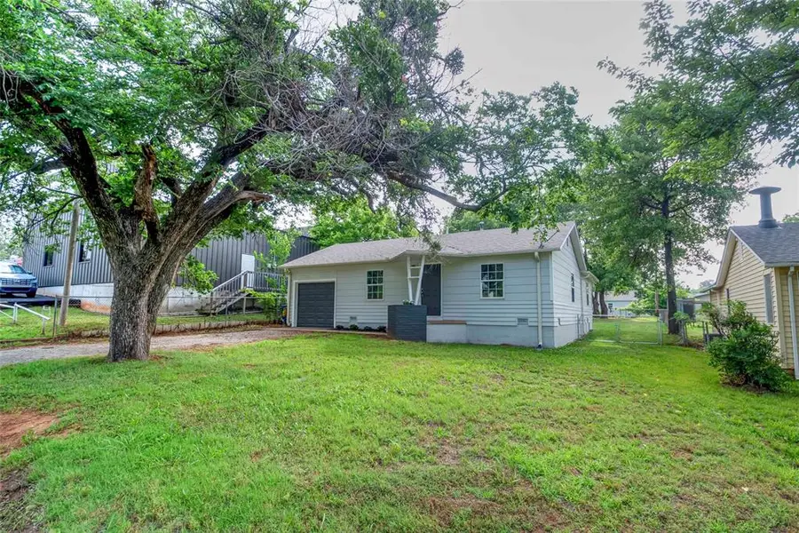 100 S Iowa Avenue, Chandler, OK 74834 - #3