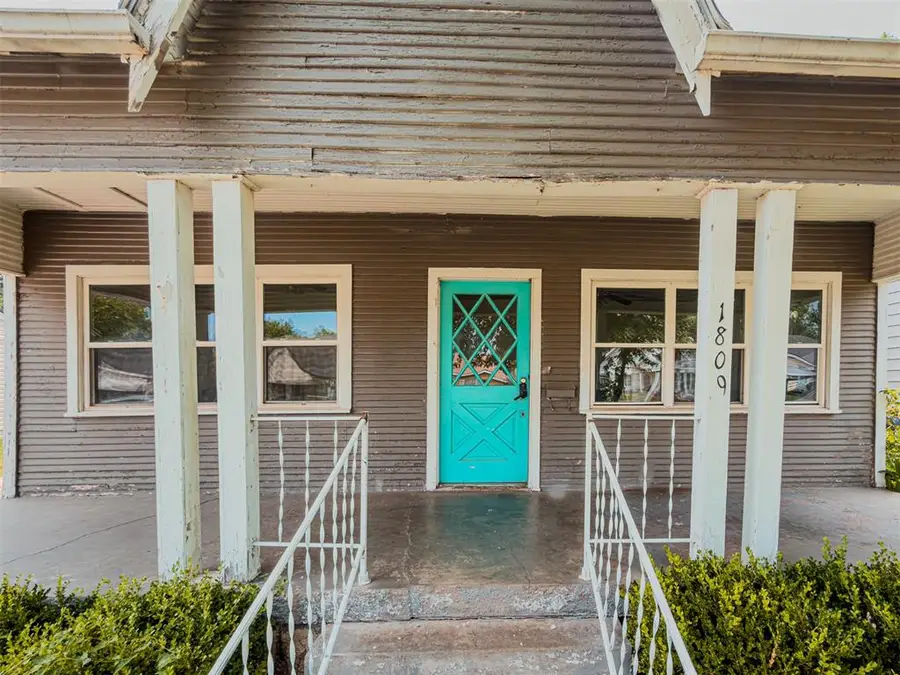 1809 S 14th Street, Chickasha, OK 73018 - #3