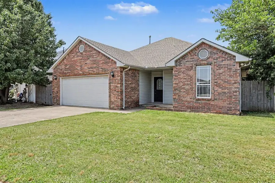 944 N Windermere Drive, Moore, OK 73160 - #2