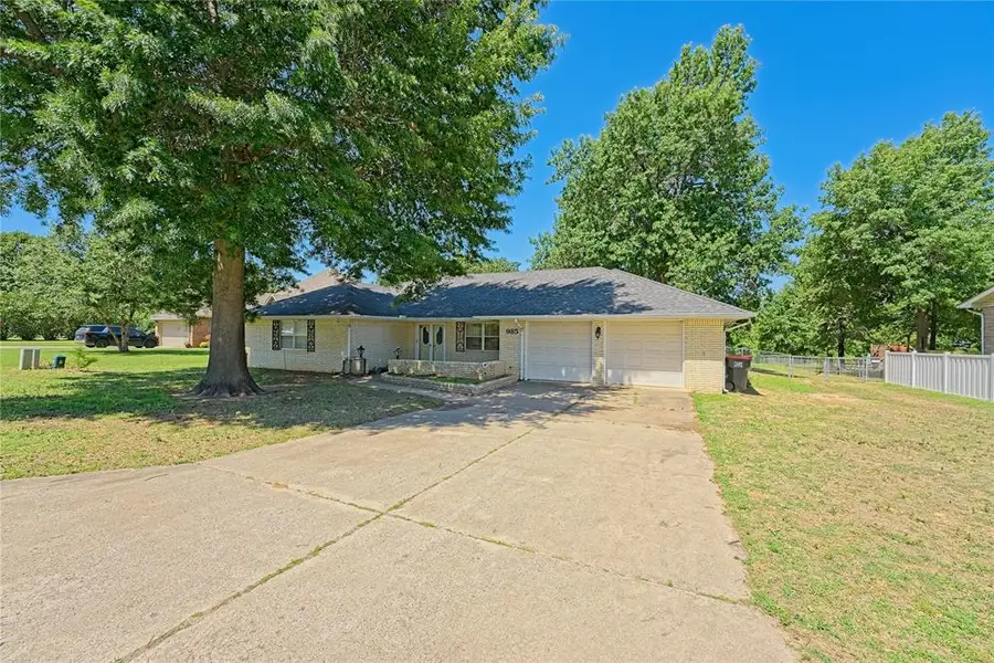 985 N Hampton Road, Harrah, OK 73045 - #3