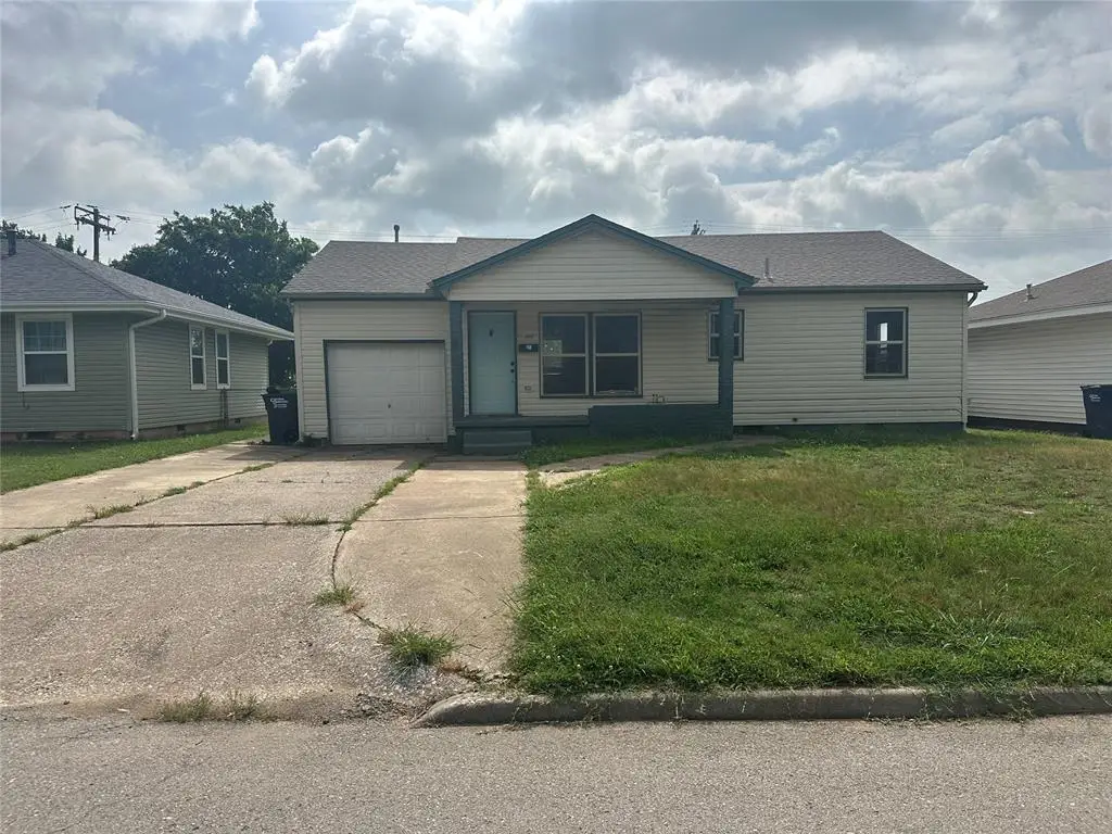 1417 Laverne Avenue, Shawnee, OK 74801 - #1