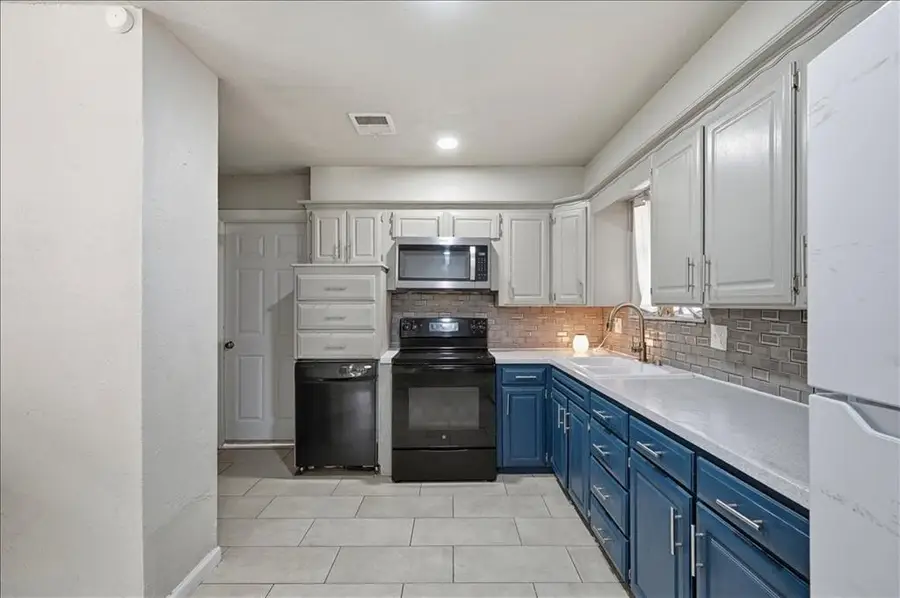 1120 NW 104th Terrace, Oklahoma City, OK 73114 - #3
