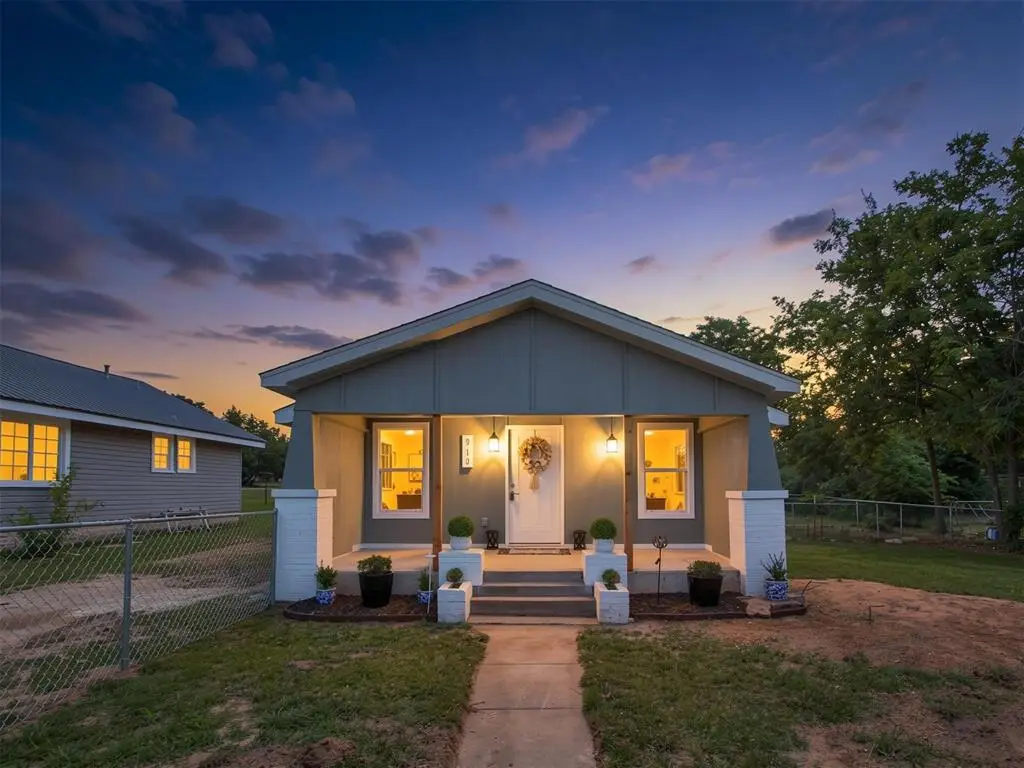 910 W Park Street, Tecumseh, OK 74873 - #1