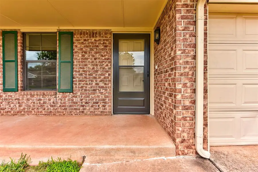 1001 Aspen Court, Moore, OK 73160 - #2