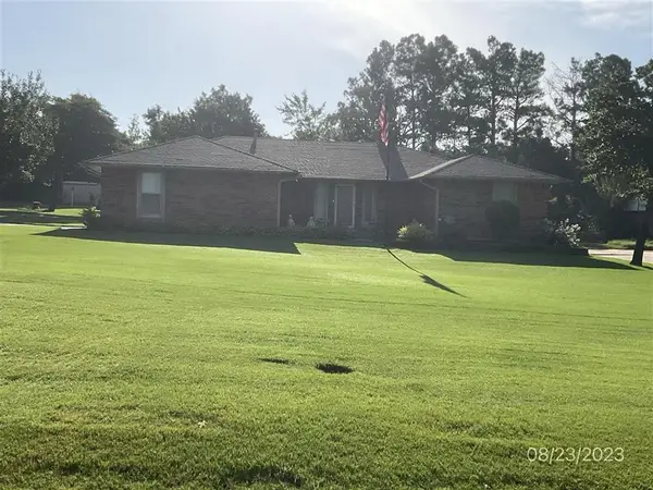 308 Country Lane, Midwest City, OK 73130