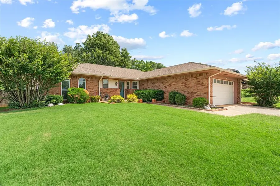 305 W Platt Drive, Yukon, OK 73099 - #2