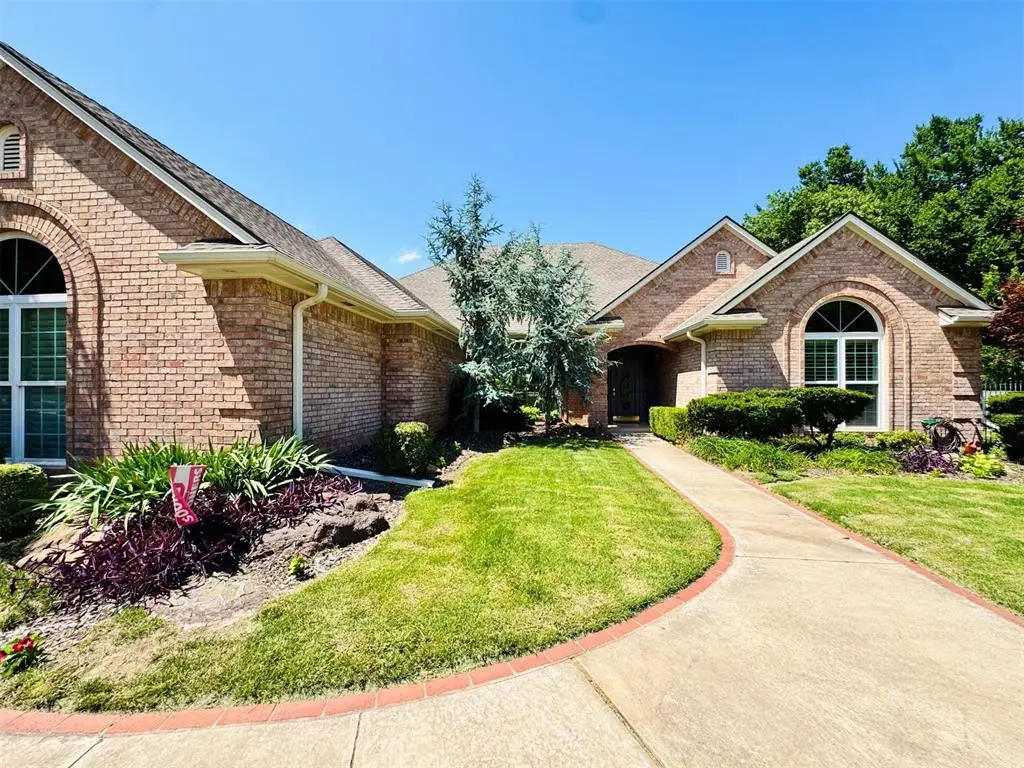 9125 Whispering Oaks Drive, Midwest City, OK 73130 - #1
