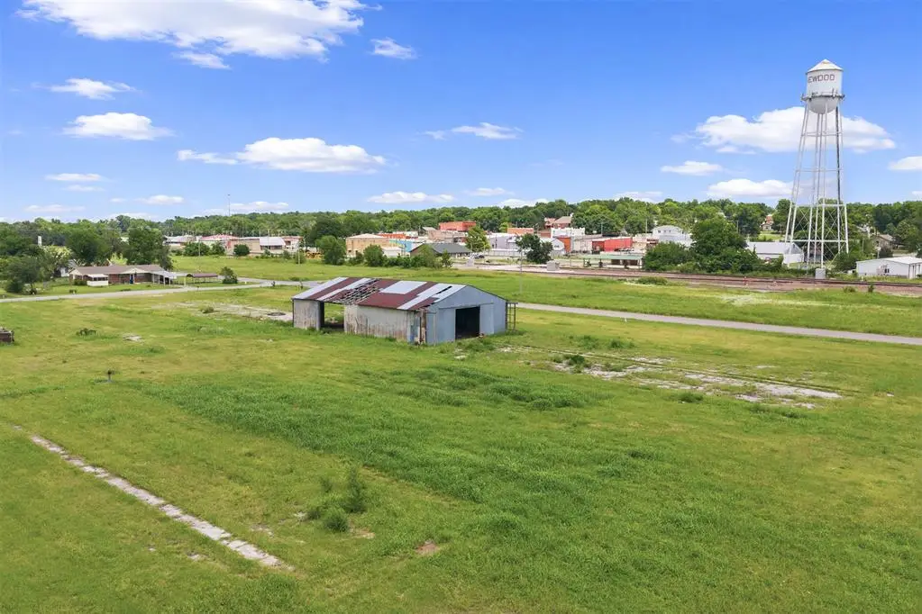 W Chickasaw Street, Wynnewood, OK 73098 - #1