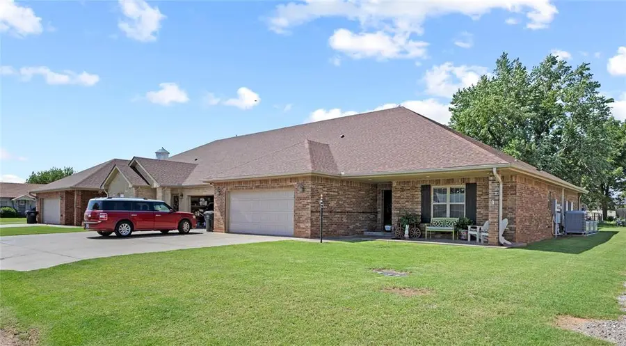 123 W 6th Street, Hydro, OK 73048 - #2