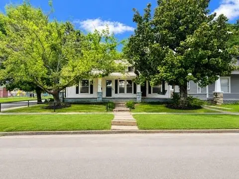 402 E Maple Street, Cushing, OK 74023