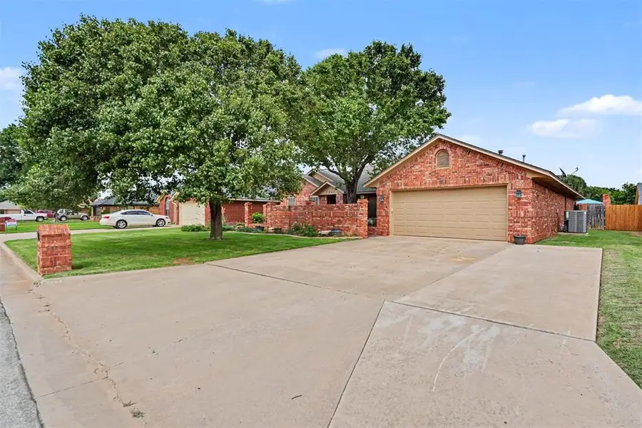 3004 Mallard Court, Altus, OK 73521 - #3