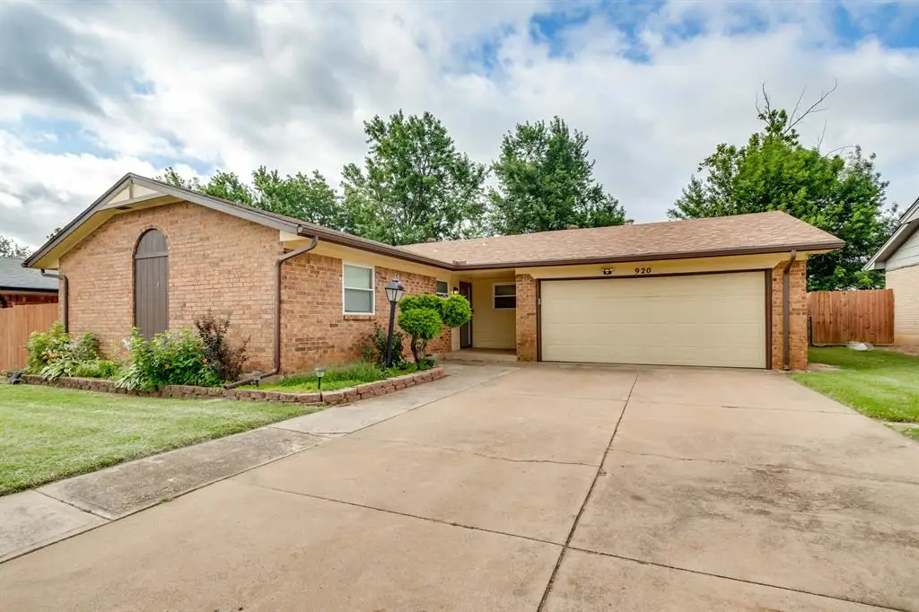 920 NE 6th Street, Moore, OK 73160 - #1