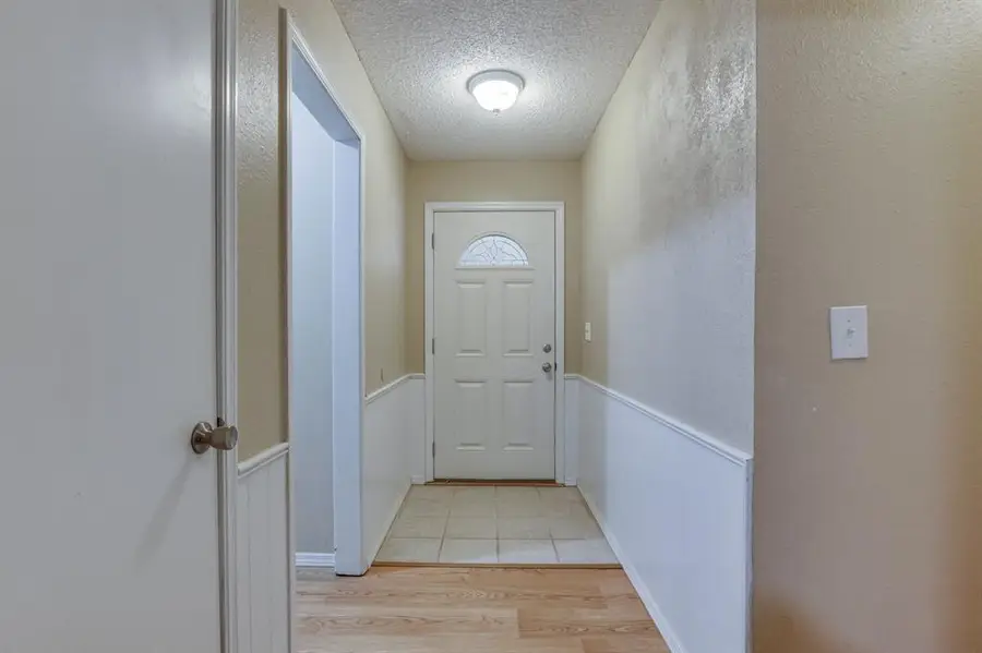 920 NE 6th Street, Moore, OK 73160 - #3