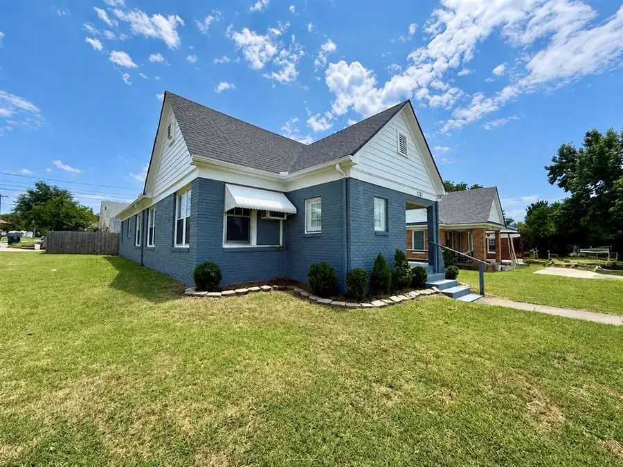 1721 N Market Avenue, Shawnee, OK 74804 - #2