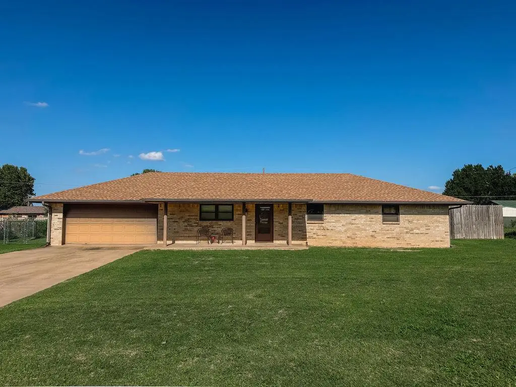 703 N Vernon Avenue, Hinton, OK 73047 - #1