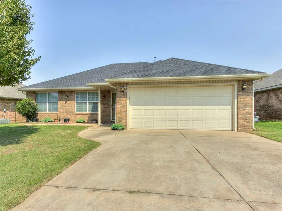 531 E Juniper Lane, Mustang, OK 73064 - #2