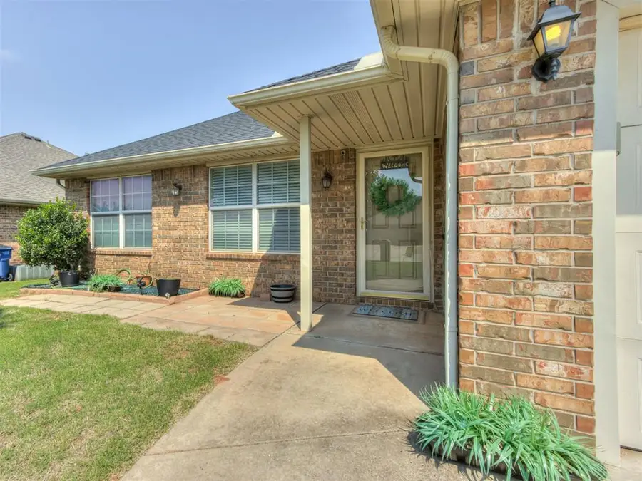 531 E Juniper Lane, Mustang, OK 73064 - #3