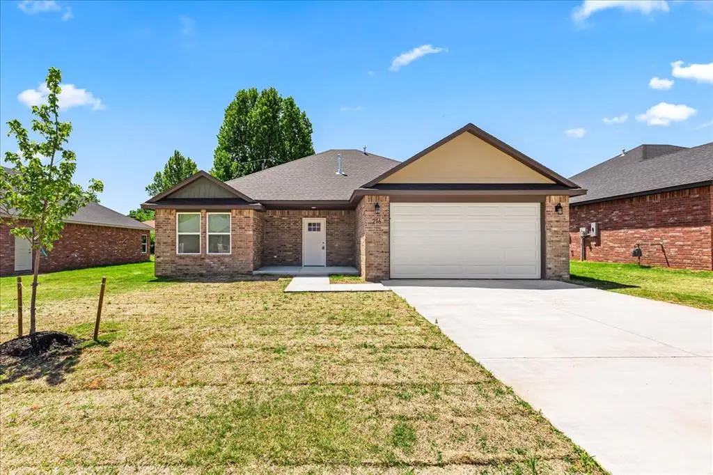 216 E Abbot Lane, Mustang, OK 73064 - #1