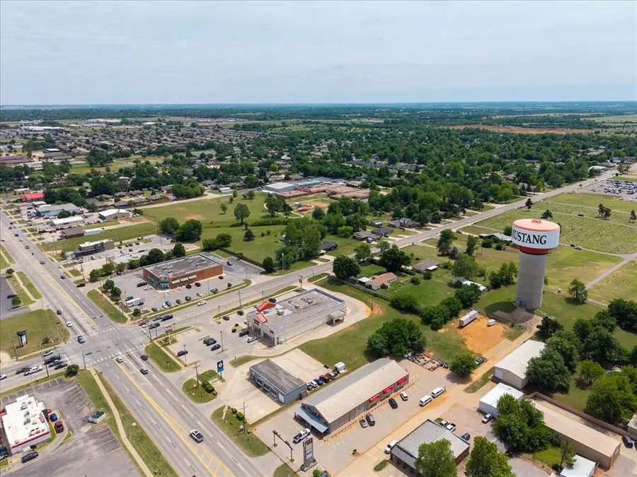 216 E Abbot Lane, Mustang, OK 73064 - #3