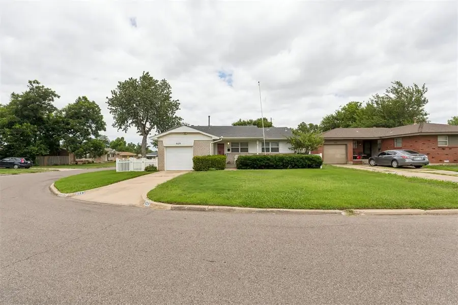 929 Stiver Drive, Midwest City, OK 73110 - #2