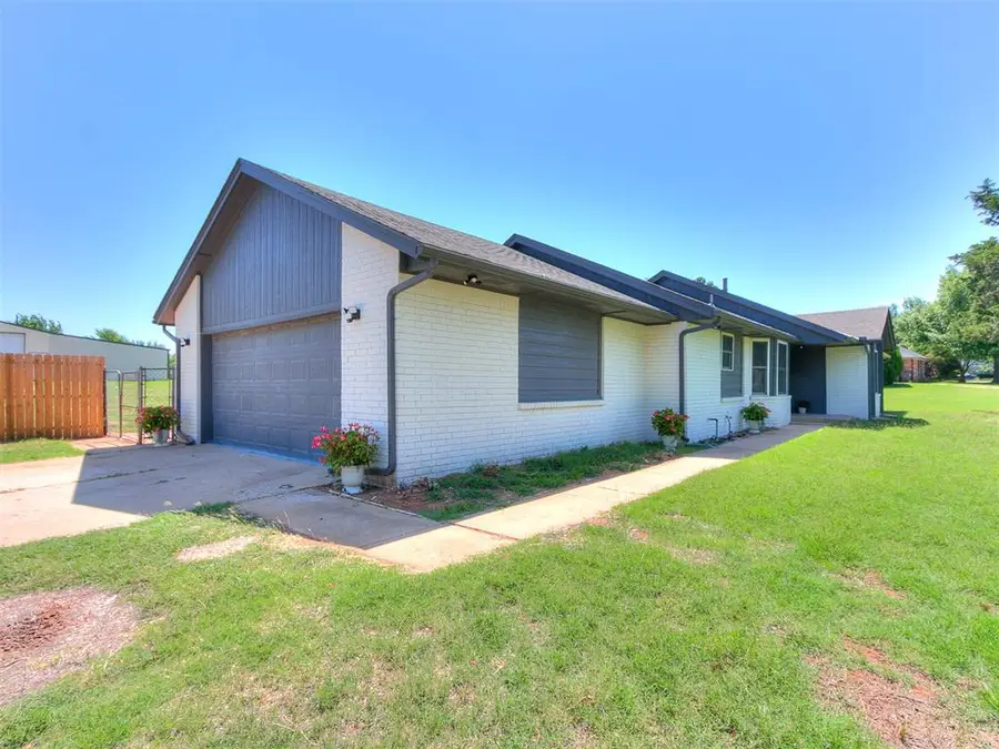 10820 Blue Fox Drive, Edmond, OK 73025 - #3