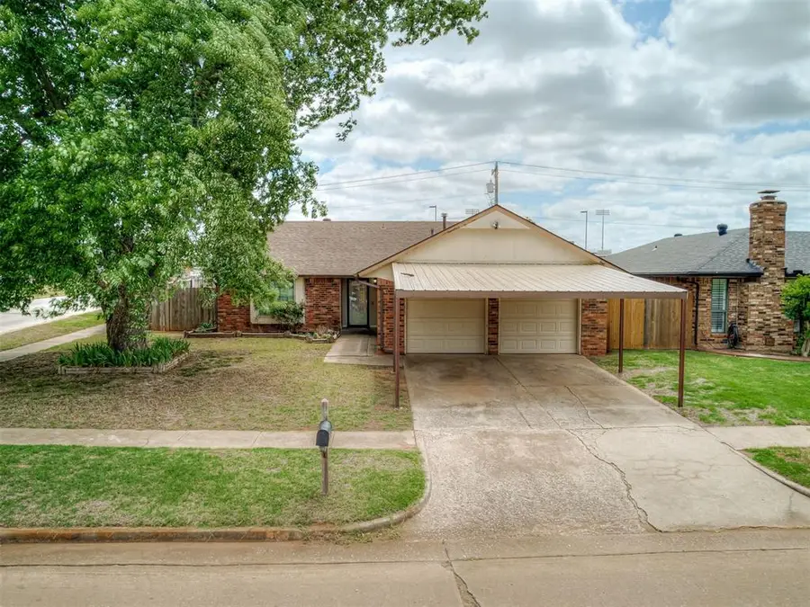 914 S Highland Drive, Mustang, OK 73064 - #3