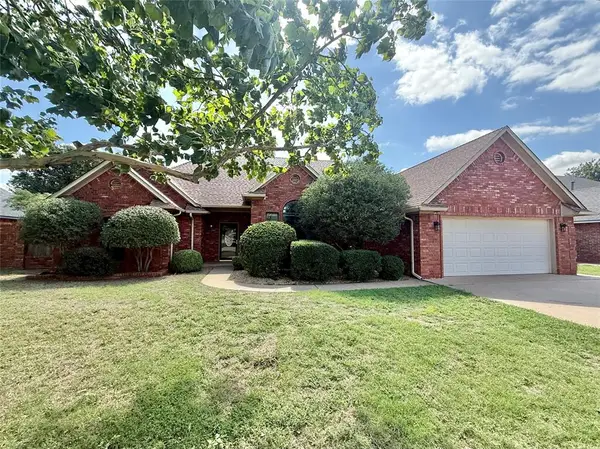 2912 Learly Lane, Altus, OK 73521