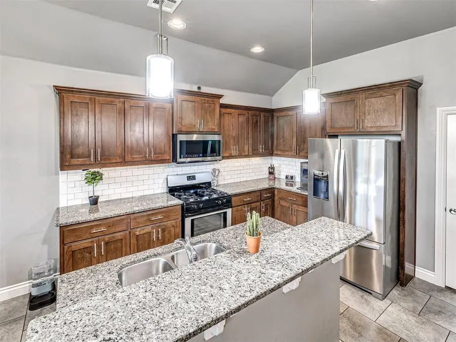 9433 NW 91st Street, Yukon, OK 73099 - #2