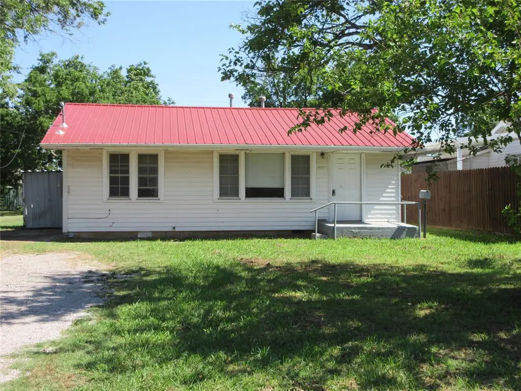 301 E Tennyson Avenue, Tecumseh, OK 74873 - #1