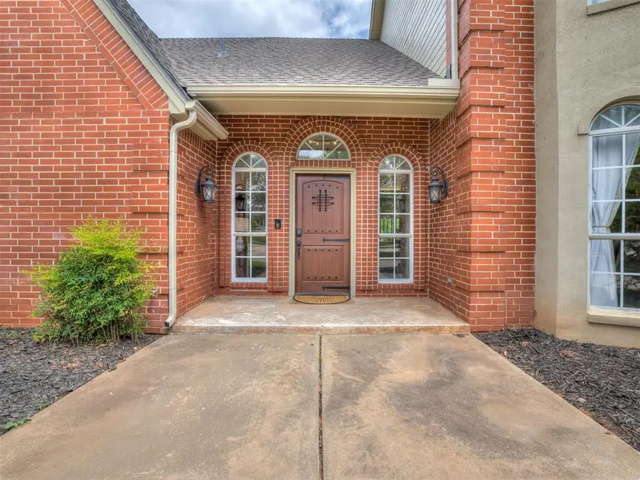 5621 Oak Tree Road, Edmond, OK 73025 - #2