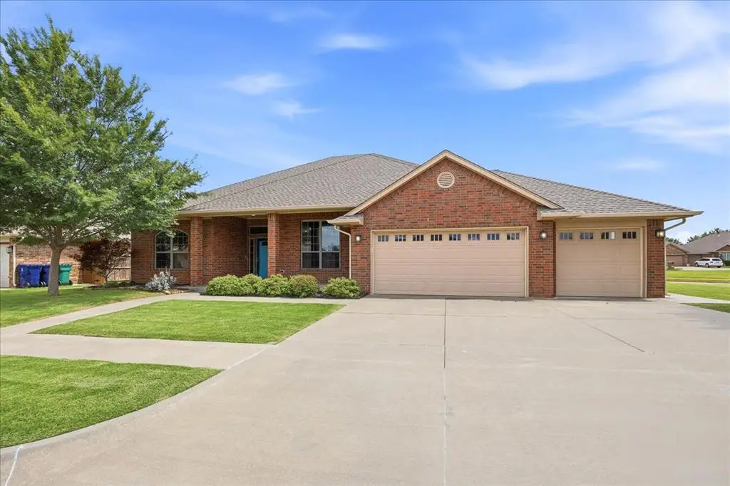 8728 NW 72nd Court, Warr Acres, OK 73132 - #1