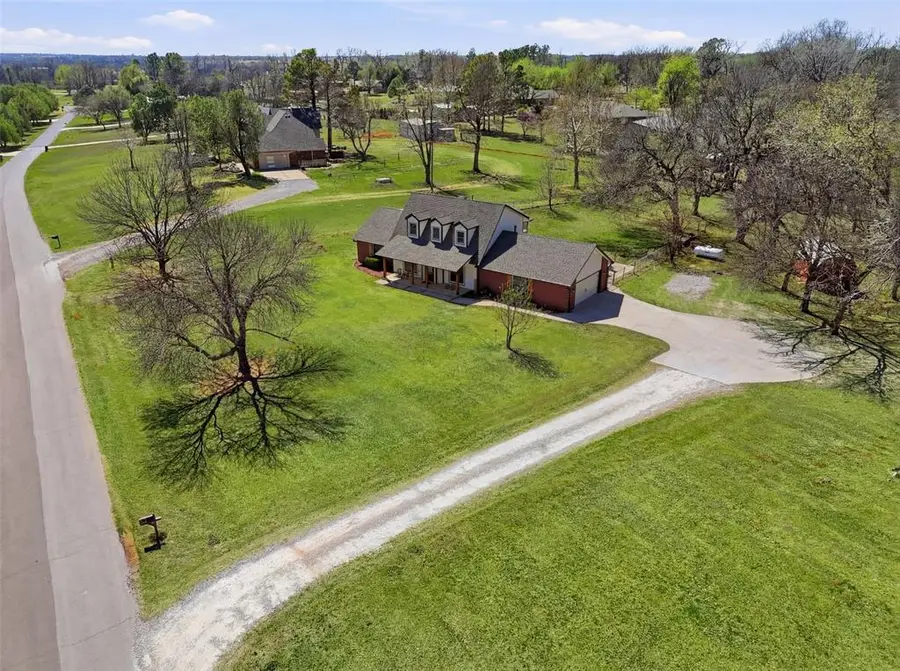 319 E Cedar Drive, Tuttle, OK 73089 - #2